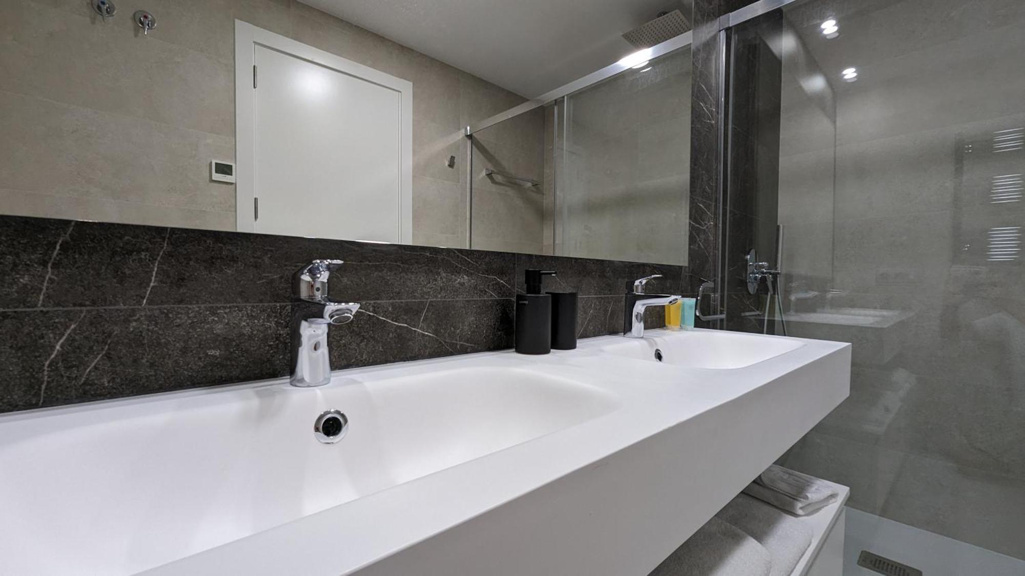 Sunset Cliffs Superb Apartment